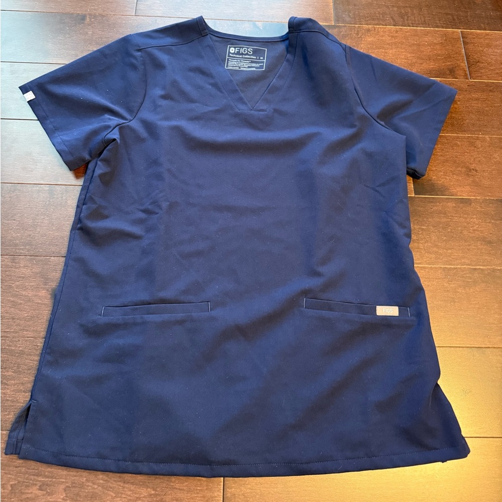 Women's FIGS Casma Three-Pocket Scrub Top size Medium regular, like new